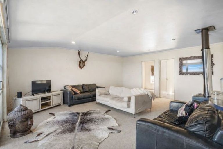 Photo of property in 2856 South Head Road, South Head, Helensville, 0874