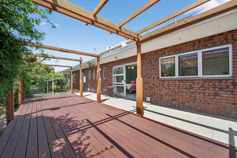 Photo of property in 1 Colonial Place, Kelvin Grove, Palmerston North, 4414