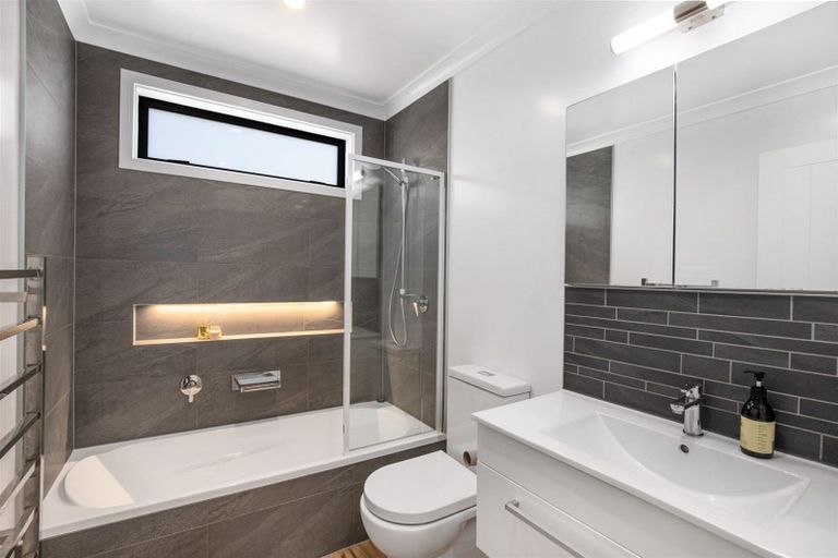 Photo of property in 20 Pacific View, Whitby, Porirua, 5024