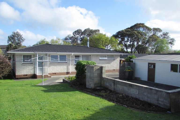 Photo of property in 64 Ray Small Drive, Pahurehure, Papakura, 2113