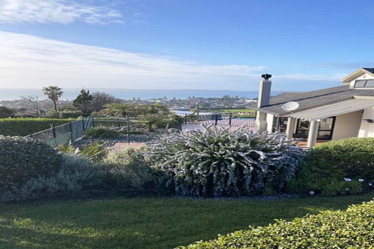 Photo of property in 4 Savoy Road, Orewa, 0931