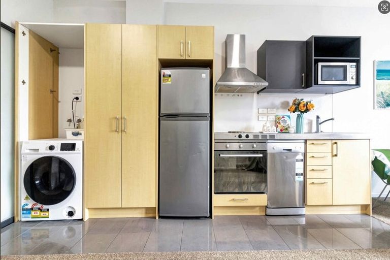 Photo of property in Twin Towers, 703/17 Putney Way, Manukau, Auckland, 2104