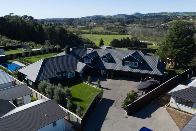 Photo of property in 28 Hanlow Place, Pyes Pa, Tauranga, 3112