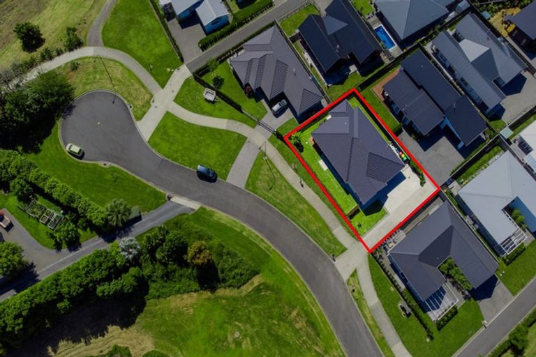 Photo of property in 70a Western Avenue, Omokoroa, 3114