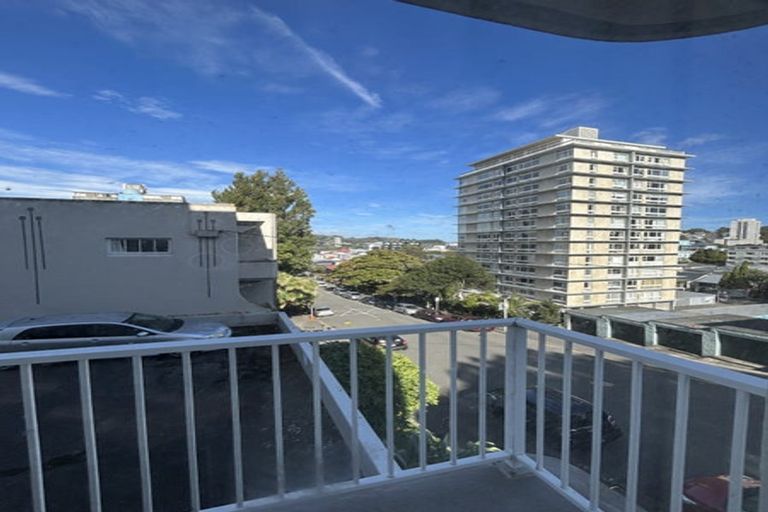 Photo of property in Elms Court Flats, 8/367 The Terrace, Te Aro, Wellington, 6011