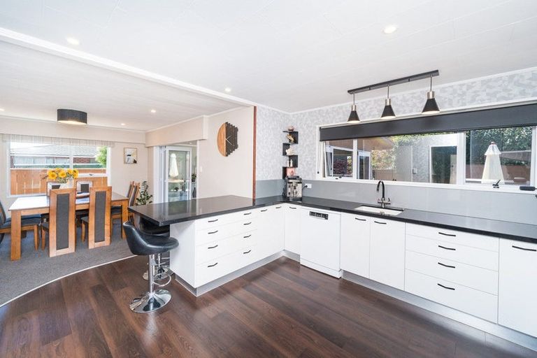 Photo of property in 3 Gainsborough Grove, Highbury, Palmerston North, 4412