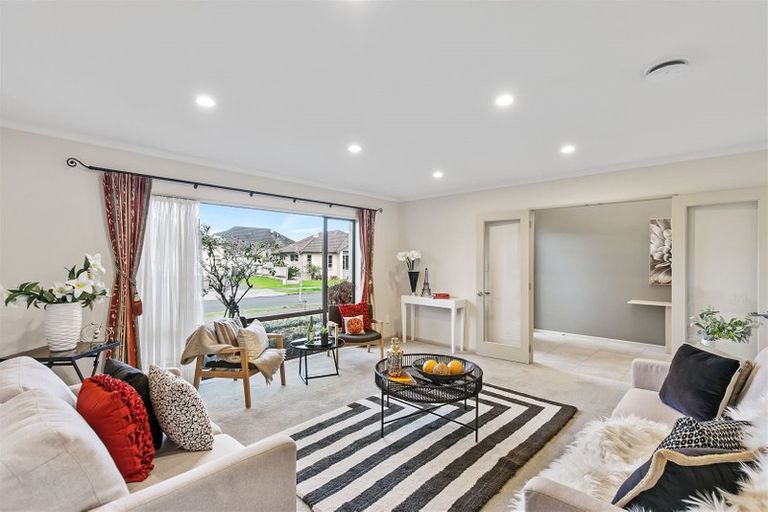 Photo of property in 1 Clomell Drive, Flat Bush, Auckland, 2019