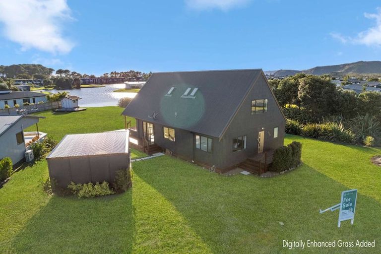 Photo of property in 135 Harbour Drive, Matarangi, Whitianga, 3592