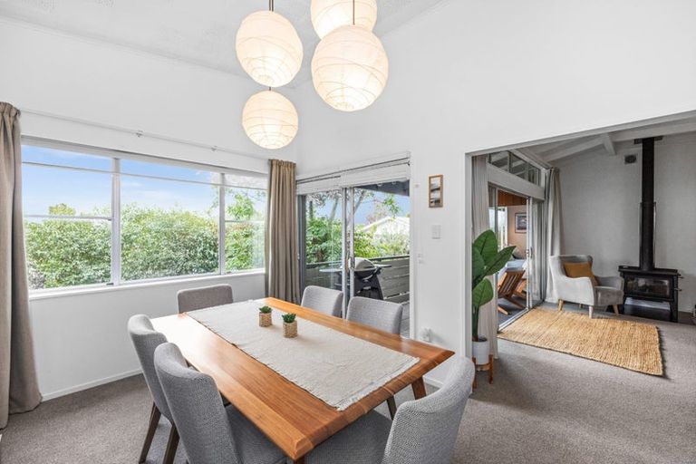 Photo of property in 1 Ashford Place, Havelock North, 4130