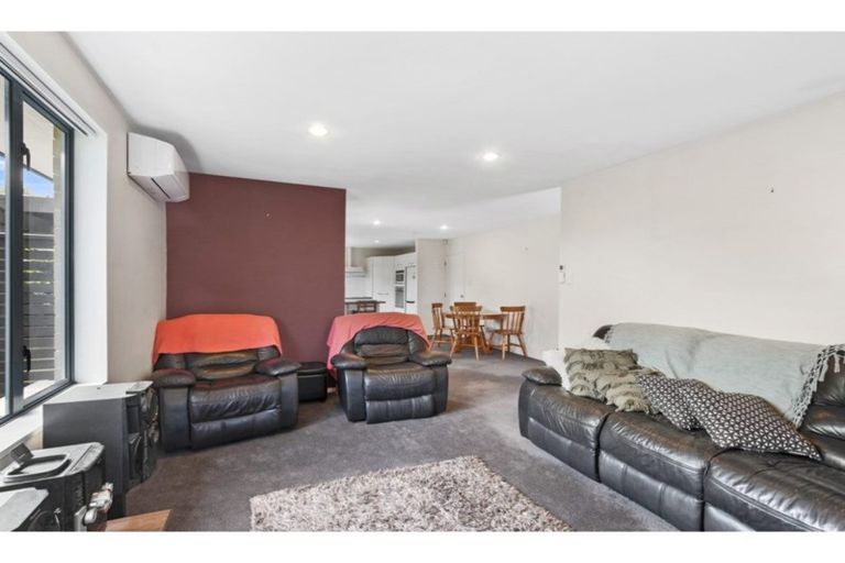 Photo of property in 12 Showgate Avenue, Sockburn, Christchurch, 8042