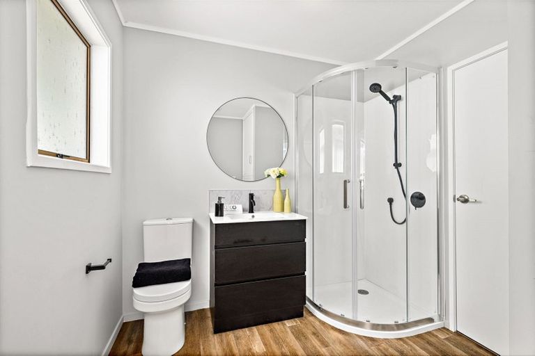 Photo of property in 147 Browns Bay Road, Browns Bay, Auckland, 0630