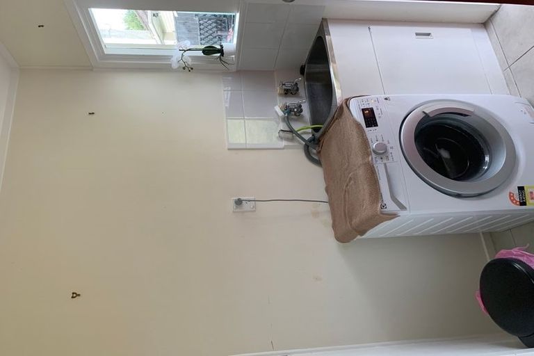 Photo of property in 1/29 Ludlow Terrace, Totara Vale, Auckland, 0627