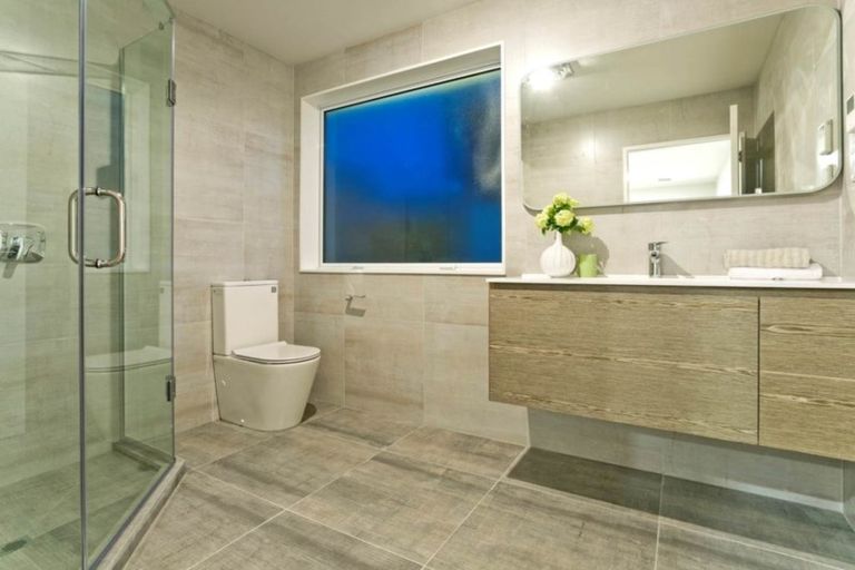 Photo of property in 6c Seaview Road, Milford, Auckland, 0620