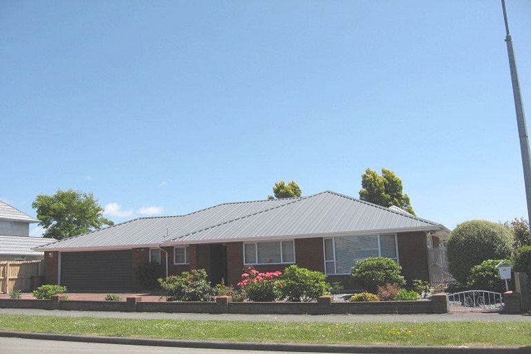 Photo of property in 20 Beauford Place, Parklands, Christchurch, 8083