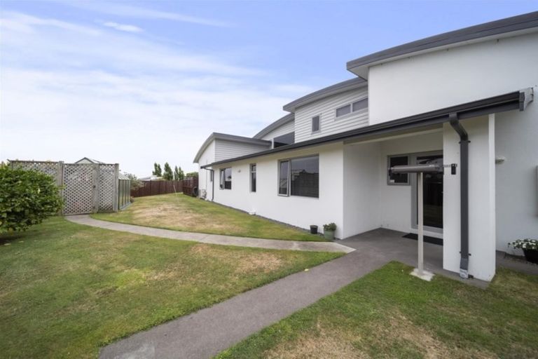 Photo of property in 58b Veale Road, Frankleigh Park, New Plymouth, 4371