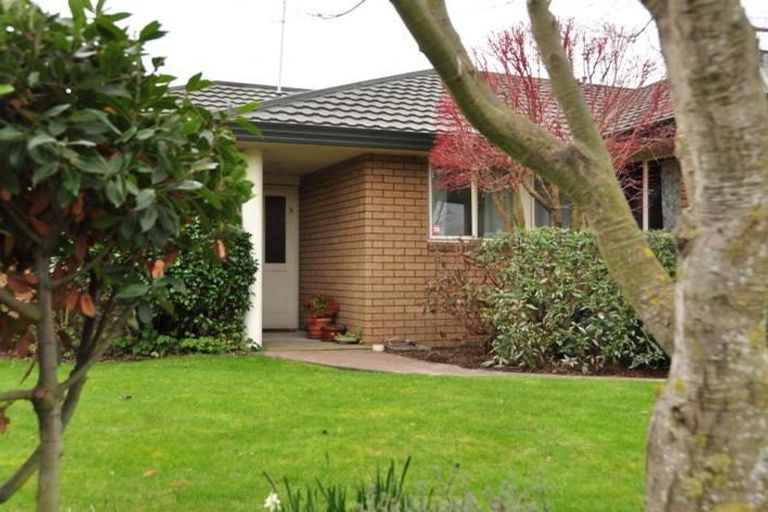 Photo of property in 1/17 Cardigan Bay Place, Addington, Christchurch, 8024