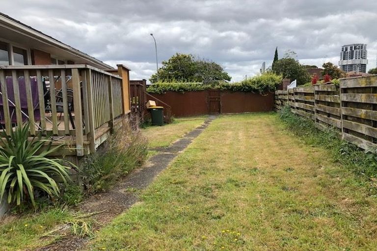 Photo of property in 2/28 Esmonde Road, Takapuna, Auckland, 0622