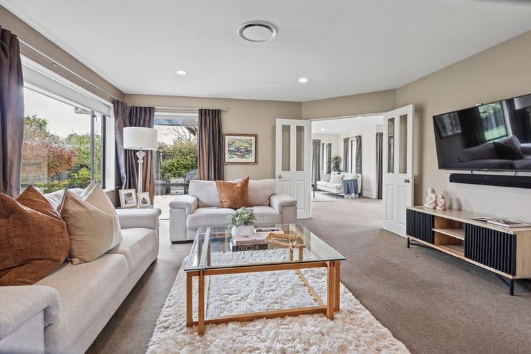 Photo of property in 16 Limes Avenue, Parklands, Christchurch, 8083