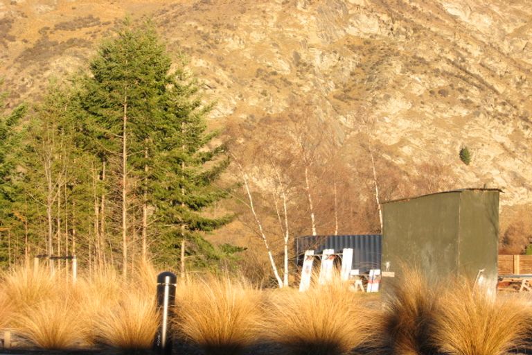 Photo of property in 32 Amber Close, Arthurs Point, Queenstown, 9371