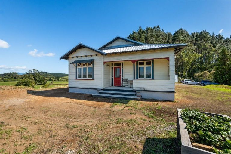 Photo of property in 1106 Egmont Road, Egmont Village, New Plymouth, 4372