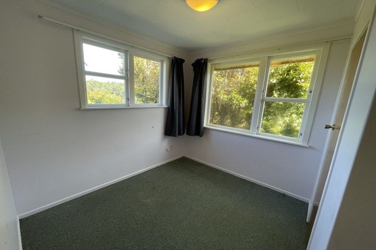 Photo of property in 41 Versailles Street, Karori, Wellington, 6012