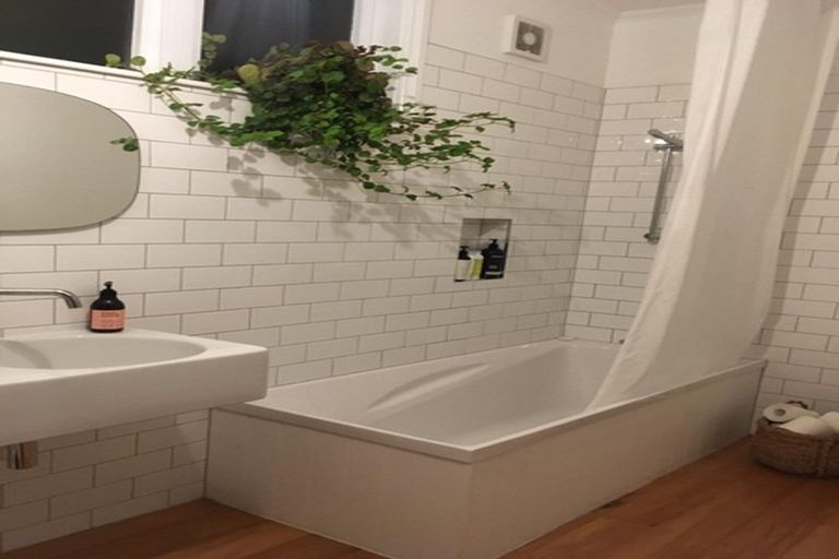 Photo of property in 8 Port Street, Mount Victoria, Wellington, 6011