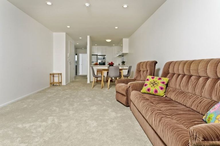 Photo of property in Apollo Apartments, 307/46 Rosedale Road, Rosedale, Auckland, 0632