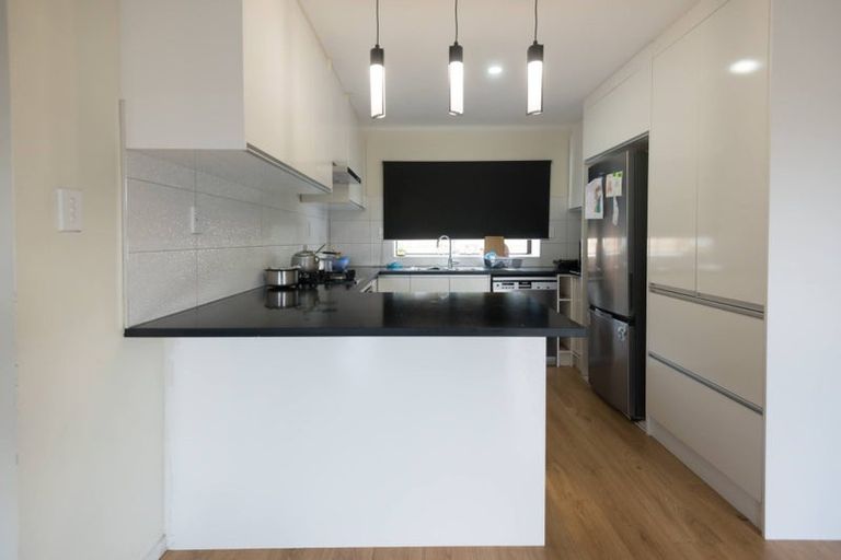 Photo of property in 5 Sherpa Place, Massey, Auckland, 0614