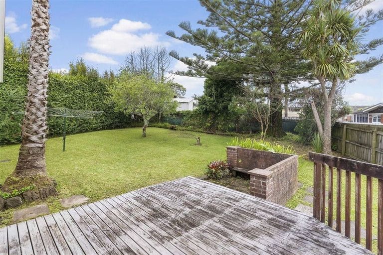 Photo of property in 10 Larne Avenue, Pakuranga Heights, Auckland, 2010