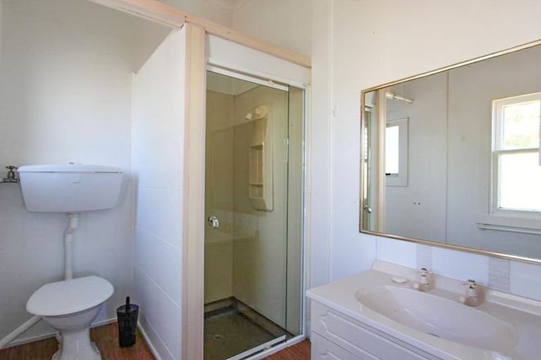 Photo of property in 32 Adderley Terrace, Ravensbourne, Dunedin, 9022