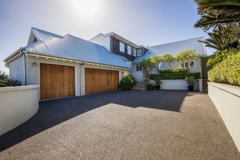 Photo of property in 10 Woolcombe Terrace, New Plymouth, 4310