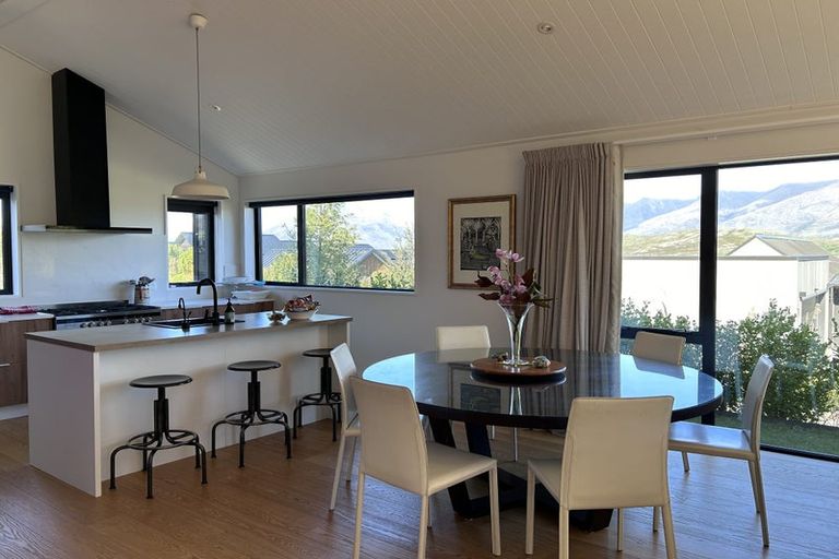 Photo of property in 2 Wanderer Lane, Jacks Point, Queenstown, 9371