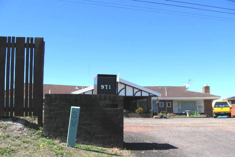 Photo of property in 971 East Coast Road, Torbay, Auckland, 0630