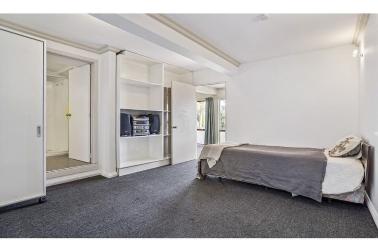 Photo of property in 70 Pemberton Avenue, Bayview, Auckland, 0629