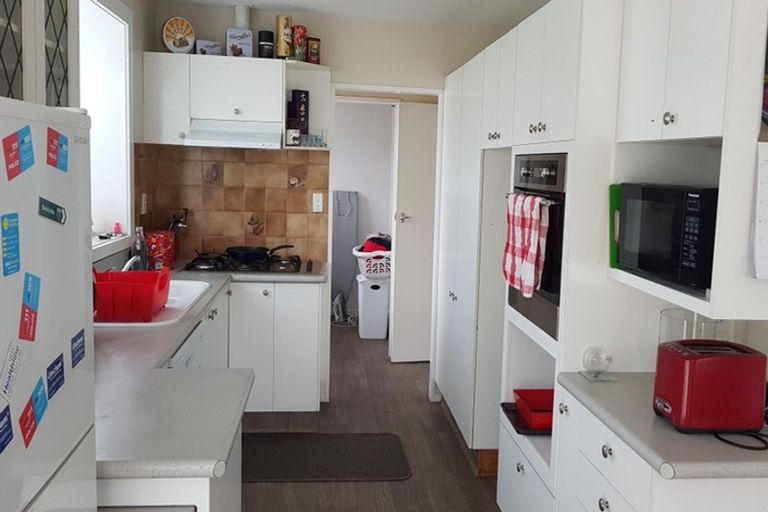 Photo of property in 17 Mckellar Place, Hornby, Christchurch, 8042