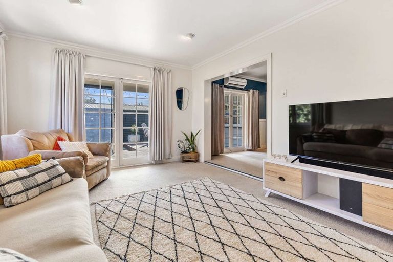 Photo of property in 8 Cochrane Street, Fairy Springs, Rotorua, 3015