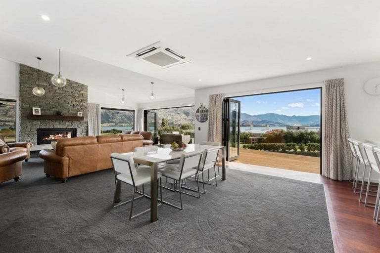 Photo of property in 314 Beacon Point Road, Wanaka, 9305