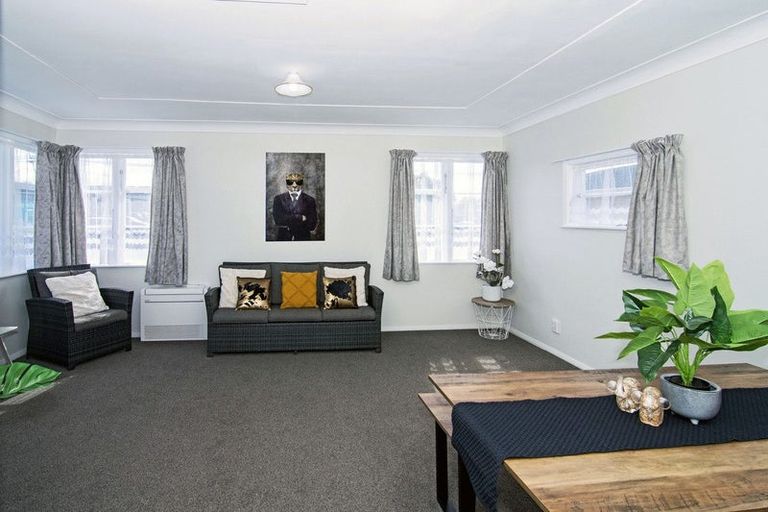 Photo of property in 107 Dixon Street, Masterton, 5810