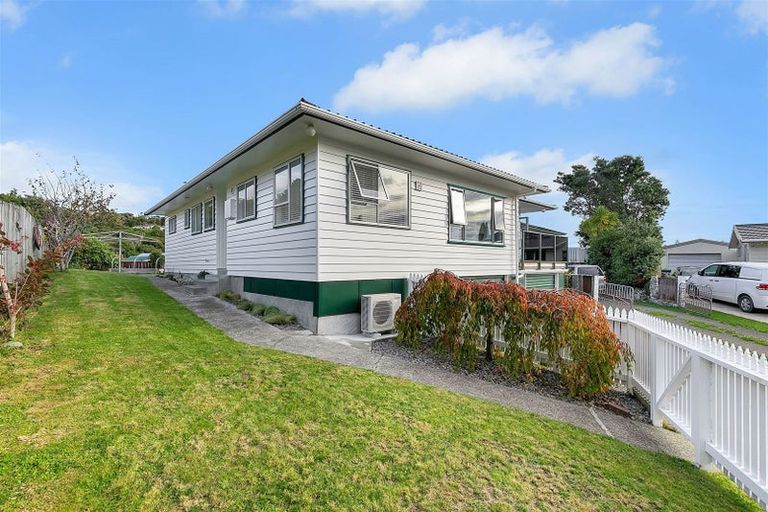 Photo of property in 14 Spey Place, Papakowhai, Porirua, 5024