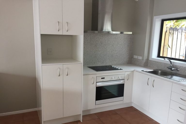 Photo of property in 1/77 Konini Road, Titirangi, Auckland, 0604