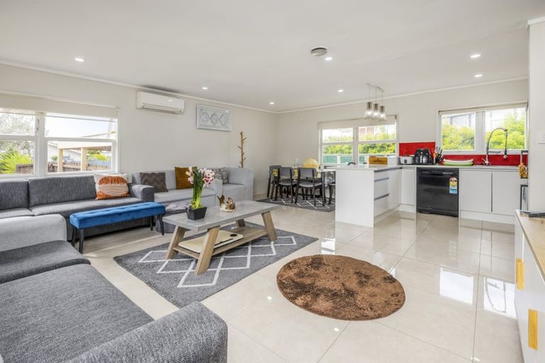 Photo of property in 1/55 Ennis Avenue, Pakuranga Heights, Auckland, 2010