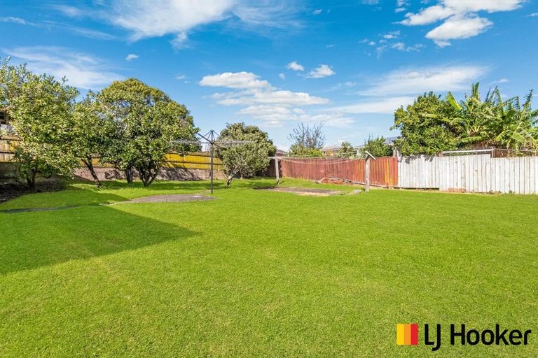 Photo of property in 1 Lynmore Drive, Hillpark, Auckland, 2102