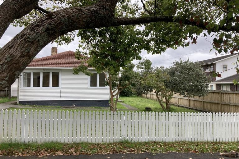 Photo of property in 6 Koromiko Street, New Lynn, Auckland, 0600