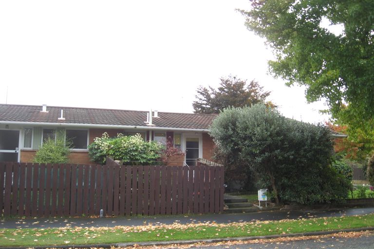 Photo of property in 2/50 Parkstone Avenue, Ilam, Christchurch, 8041