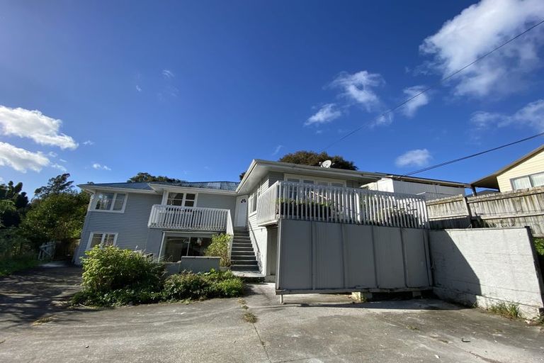 Photo of property in 3 Longburn Road, Henderson, Auckland, 0610