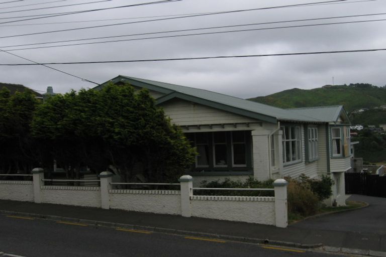 Photo of property in 4 Mills Road, Brooklyn, Wellington, 6021