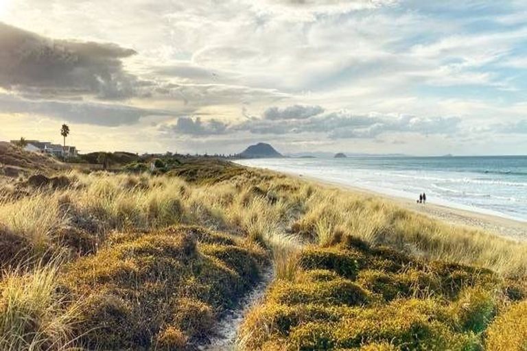 Photo of property in 10 Makura Drive, Papamoa Beach, Papamoa, 3118