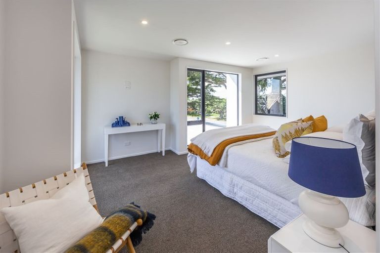 Photo of property in 2 Henridge Place, Avonhead, Christchurch, 8042