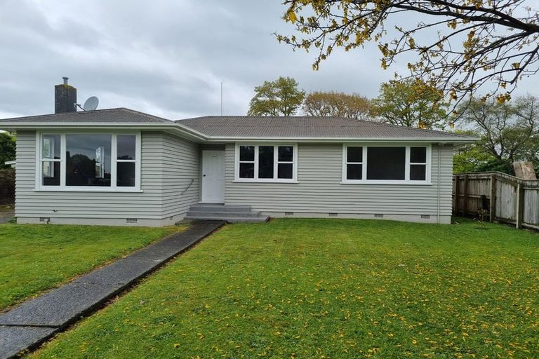 Photo of property in 62 Ellesmere Crescent, Highbury, Palmerston North, 4412