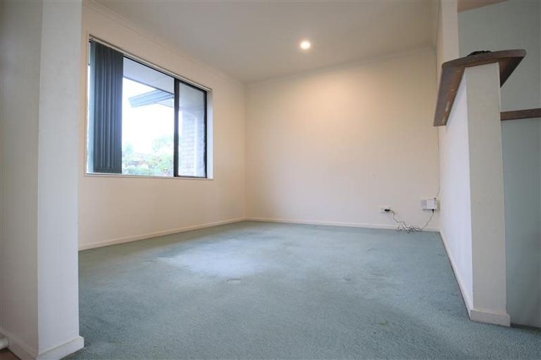 Photo of property in 16 Brittany Drive, Henderson, Auckland, 0612